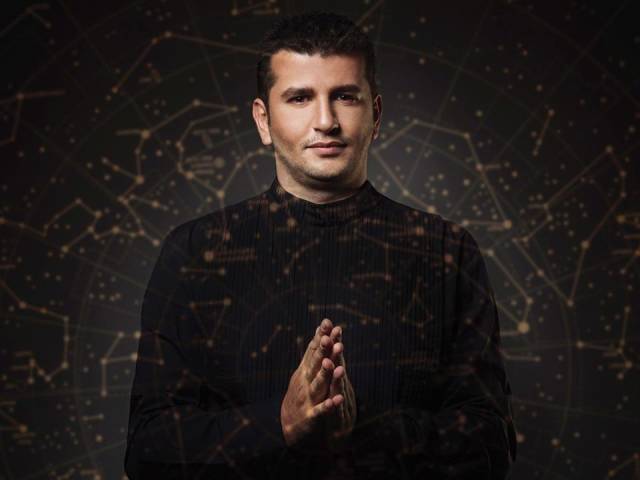 Astrolog Dinçer Güner, bireysel açıdan atılacak en doğru adımın, astrolojiyle ilgili bireysel danışmanlık almak olduğunu söylüyor.