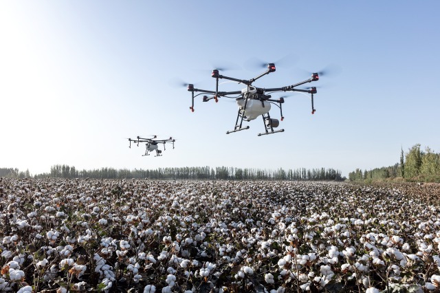 Drone’lar üç yüz ila beş yüz metre arasına kadar havalanabiliyor.