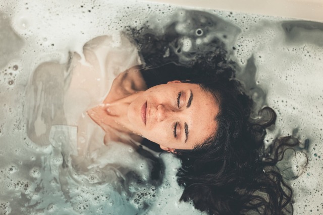 Zihniniz ilk meditasyonda tamamen berraklaşmayabilir. Meditasyona devam ettikçe bunun aslında o kadar da zor olmadığını göreceksiniz.