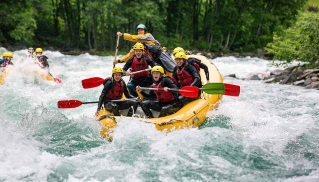 Rafting için ideal yerlerden biri Melen Çayı.