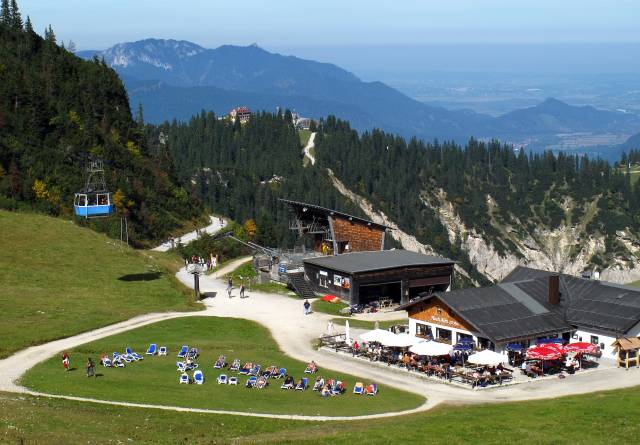 Hoch Alm dağ evinde dinlenmek ve yemeklerin tadını çıkarmak mümkün.|Fotoğraf: Cenk Ertekin