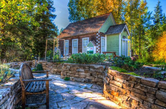 The highest priced farm houses are in Istanbul.