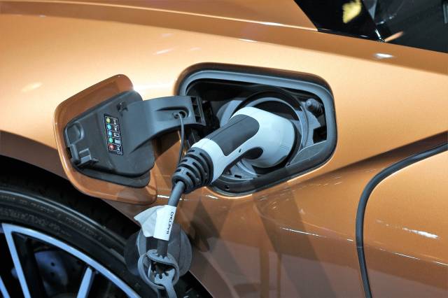 2018’in ilk çeyreğinde ülkemizde sadece 48 yüzde 100 elektrikli çalışan otomobil satıldı.