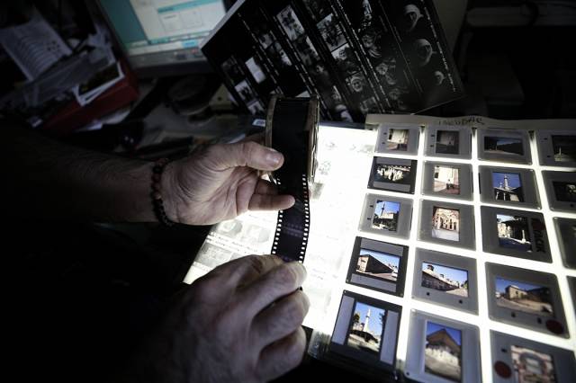 Selçuk Coşkun 30 yılı aşkın zamandır fotoğrafçılık mesleğini yapıyor. Fotoğraf: Muhammed Enes Yıldırım / Anadolu Ajansı 