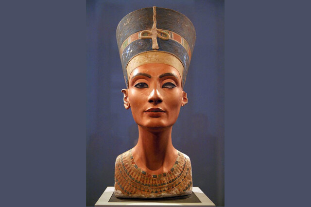 Nefertiti 