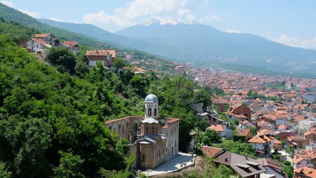 Kosova’ya Türkiye’den kara yolu ve hava yolu ile ulaşmak mümkün.