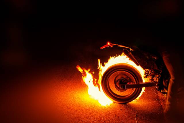 Konu motosiklet olunca çılgınlıkta sınır tanımıyorlar.