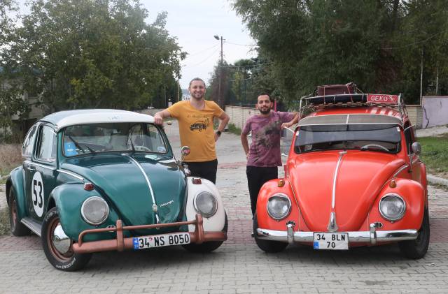 Vosvos tutkunları Emre Savaş ve Tahsin Emre Suyabatmaz.