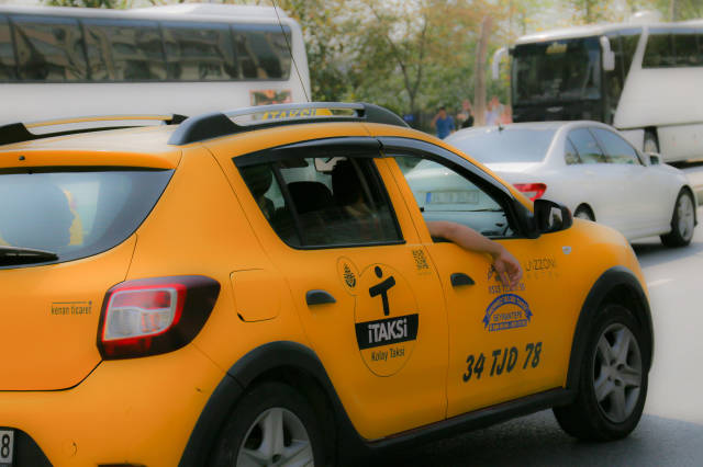 Özel hayatın ihlali konusundaki tartışmalar devam ediyor.