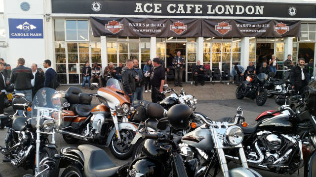 Londra'daki Ace Cafe, her yıl 40 binden fazla ziyaretçi alıyor.