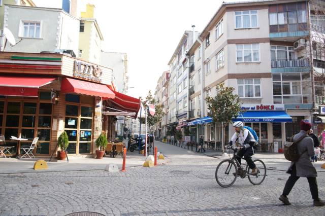  Mahallede güzel pizzalar yiyebileceğiniz restoranlar da bulunuyor