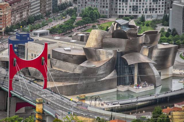 İspanya’nın Bilbao şehrindeki Guggenheim müzesi Google Arts & Culture uygulaması ile gezilebiliyor.