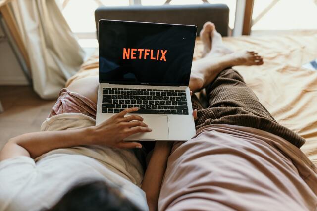 Netflix’in abonelik fiyatının yükseltmesi, kullanıcılarını ücretsiz platformlara yöneltti. 