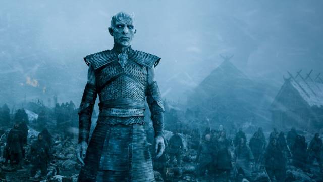 İlk muharebeden, yaşayanlar zaferle ayrılabilir.