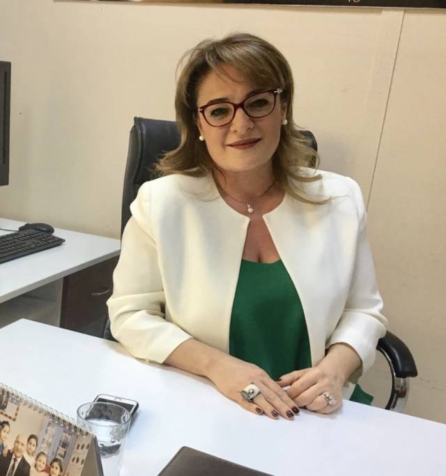 Klinik Psikolog Emine Özçivici Ayhan, sosyal medyada kimlik edinme gayretinin kişilere haz verdiğini vurguluyor.