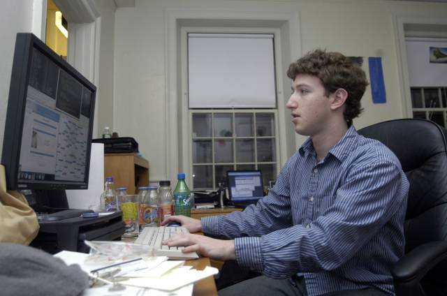 Mark Zuckerberg - Kaynak: http://www.thecrimson.com/