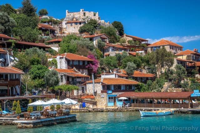Tekne turizmindeki kontrolsüz artış Kaleköylüleri biraz rahatsız etse de köy güzelliğinden henüz bir şey kaybetmemiş.