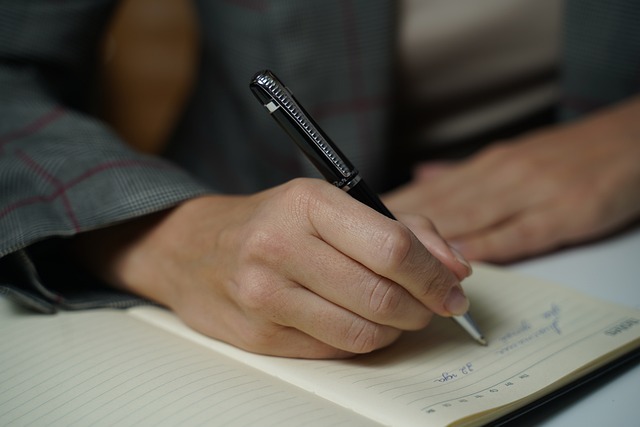 Kendini affetme meditasyonu bitince, nasıl hissettiğinizi ve deneyiminizi not alın. Eğer hislerinizle baş etmekte zorlanıyorsanız bir uzmana danışmanızı öneririz.
