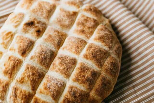 Her yıl değişmeyen şeylerden biri de Ramazan pidesi kuyrukları.