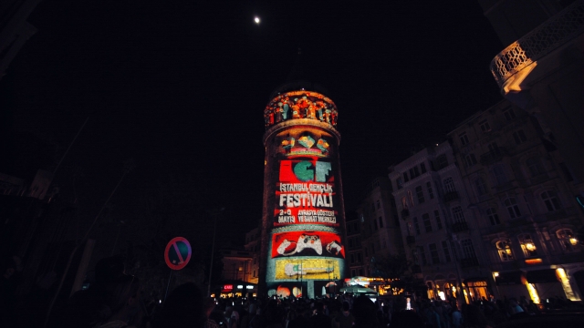 İstanbul Büyükşehir Belediyesi tarafından Galata Kulesine yansıtılan bir video mapping projesi. 