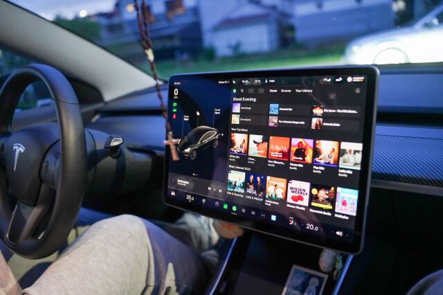 : Yeni nesil elektrikli araçlar sürücülerini tanıyabiliyor; koltuk ayarlarından klima tercihine kadar pek çok bilgiyi hafızasında tutabiliyor.