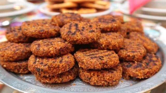 Bulgur ve salçanın birleşmesiyle ortaya çıkan lezzet.