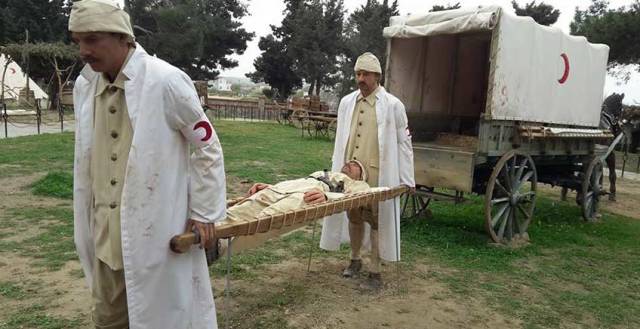 Alçıtepe Sahra Hastanesi’nde savaş yıllarını yeniden yaşamış kadar etkileneceksiniz.