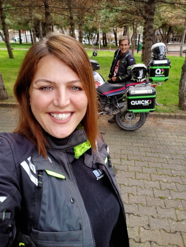 Özgür ve Dilek Candar çifti, Quick Routes adlı hesaplarından deneyimlerini paylaşıyor.