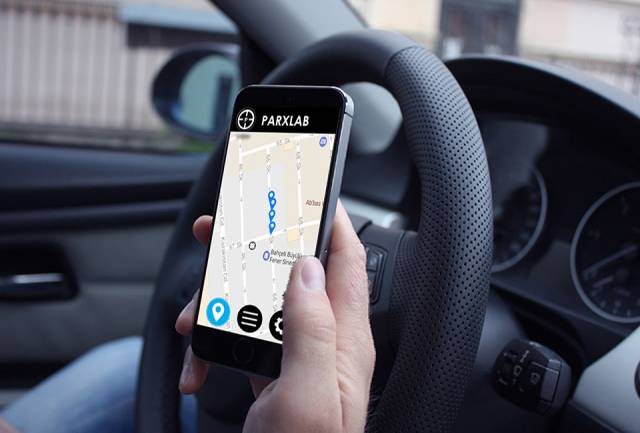 Parxlab hem sokak sokak otopark aramaya son vermeyi hem de otopark alanlarını daha verimli kullanmayı amaçlıyor.