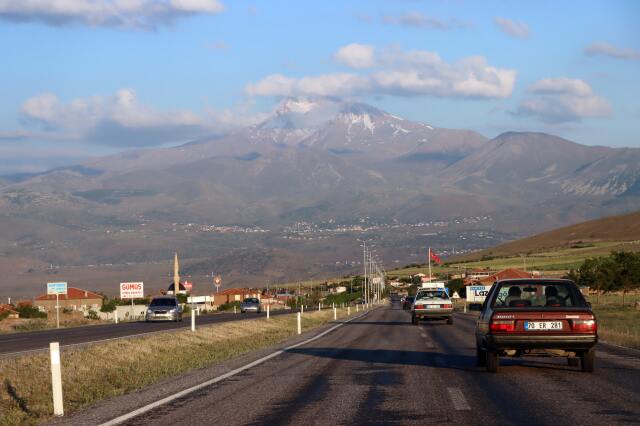 2918 sayılı Karayolları Trafik Kanunu’na göre her motorlu taşıt için yaptırılması zorunlu olan bir sigorta olan trafik sigortası, vur kaç kazalardaki hasarları karşılamaz.
