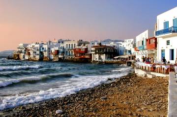Çeşme ve Bodrum ‘out’, Mikonos ve Ibiza ‘in’