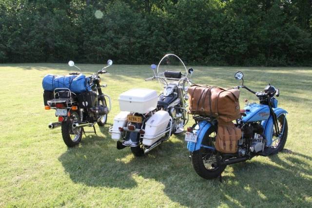 Uzun ve eşyalı yolculuklarda en az bir adet motosiklet çantası (topcase), yolculuğun daha konforlu geçmesini sağlıyor.