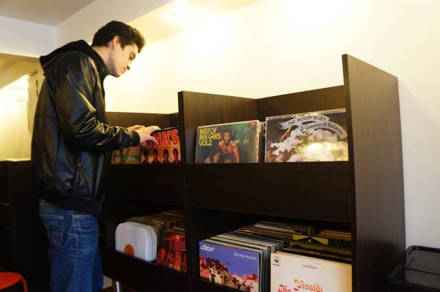 Jammin’s Vinyl Records and Cafe