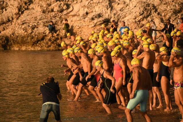 Yüzme, her yaşta yapılabilen en uygun sporlardan biri.