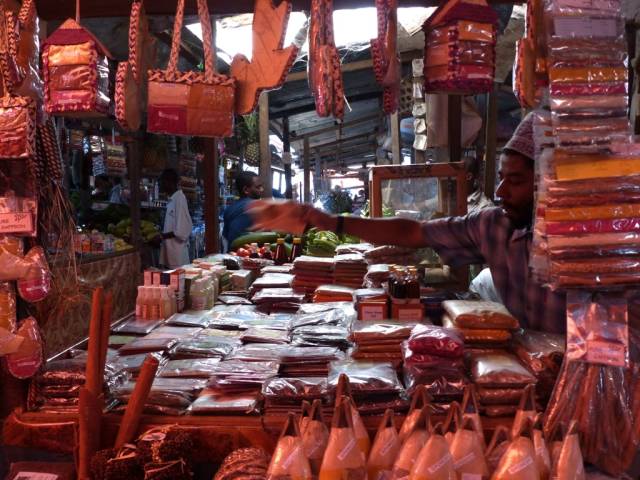 Baharat, Zanzibar’ın en önemli iki endüstrisinden biri. 