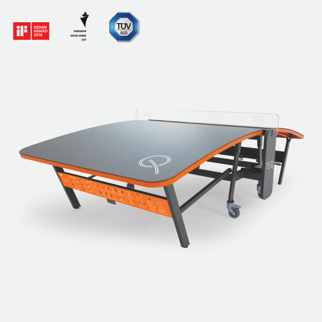 Teqball’un özel tasarımlı patentli masası hem oyun hem de seyir zevkini arttırıyor.