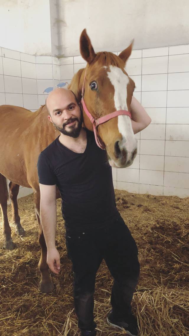 Kurtarılan hayvanlar bir daha çalıştırılmadan yaşayacakları yeni yuvalarına kavuşuyorlar.