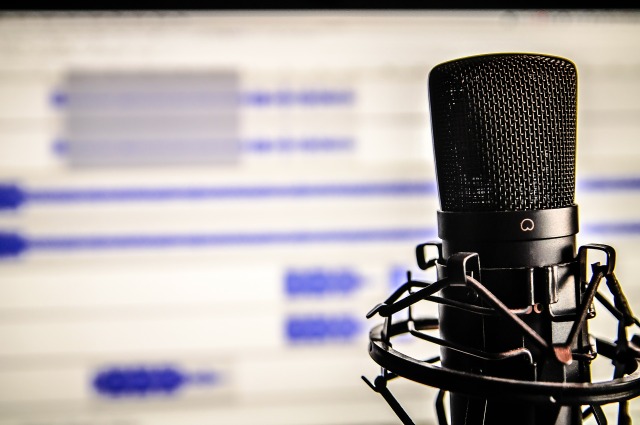 Podcasting'in ortaya çıkışındaki amaç bireylerin kendi dinletilerini dağıtmalarıydı