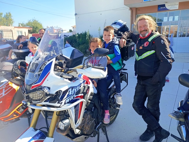 Köy Okullarındaki Öğrenciler Motosiklet ile Tanıştılar