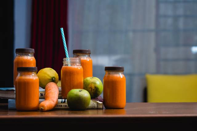 Yapması da içmesi de en keyifli içeceklerden biri olan smoothie, bu dönemin de favori içeceği.