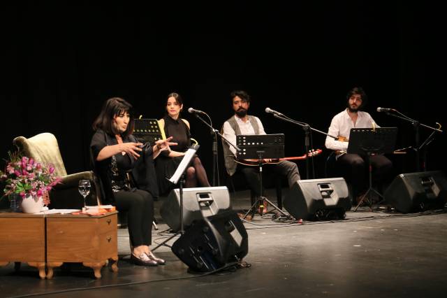 İclal Aydın, yeni romanını soundtrack haline getirerek bir ilke imza attı