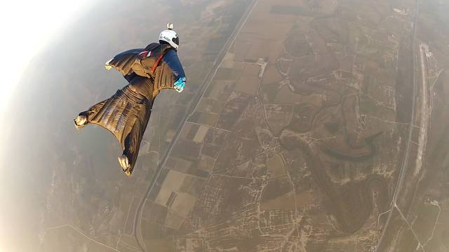Kenan Ünaldı Selçuk wingsuit skydive atlayışı