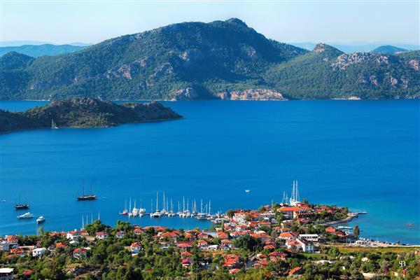 Selimiye köyü geçimini balıkçılıkla sürdürüyor.