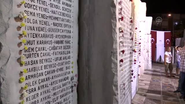 17 Ağustos Marmara Depremi’nde hayatını kaybedenler için Yalova’da yapılan deprem anıtı.  