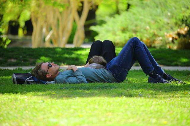 Gün içinde yapılan ve “power-nap” ismi verilen kısa uykuların, öğrenciler ve çalışanlar üzerinde pozitif etkiler yarattığı biliniyor.