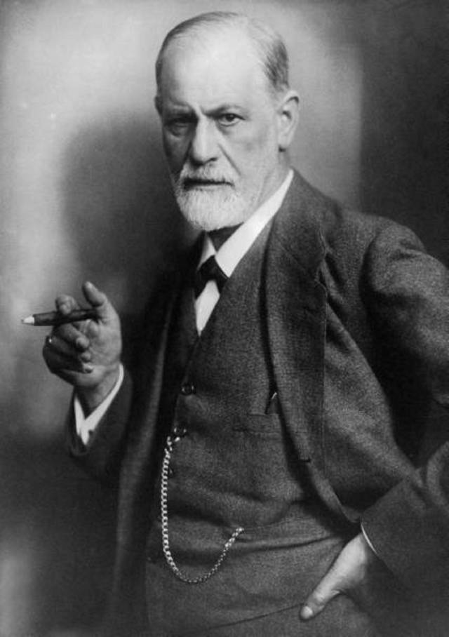 Sigmund Freud göndermeleri Atiye dizisinde önemli bir konumda.