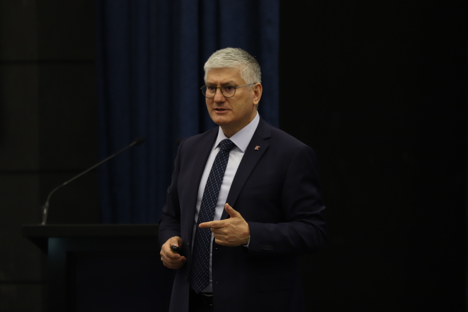 Ahmet Yaşar deprem sonrası atılması gereken adımları paylaştı
