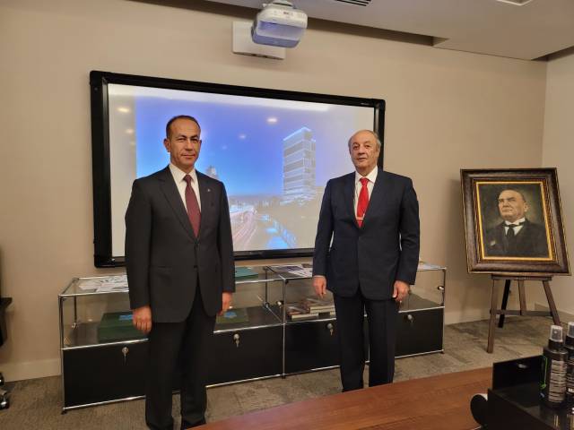 Maher Holding Yönetim Kurulu Başkanı Mahmut Erdemoğlu ve Anadolu Grubu Yönetim Kurulu Başkanı Tuncay Özilhan 