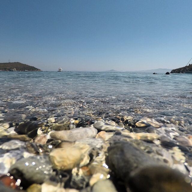  Datça koylarının hangisine giderseniz gidin berrak ve tertemiz bir denizle karşılacaksınız.