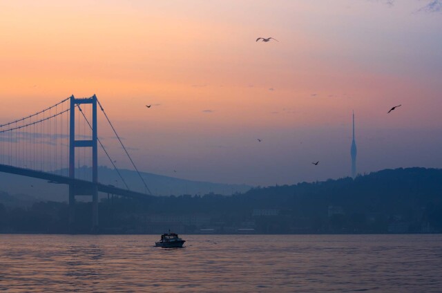 Kuleden İstanbul’un farklı manzaralarına tanıklık etmek mümkün.